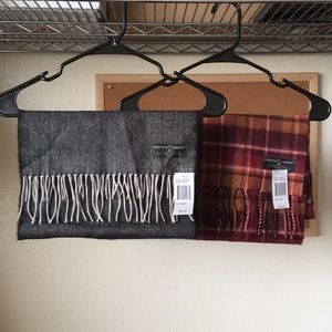 Set of two scarves
